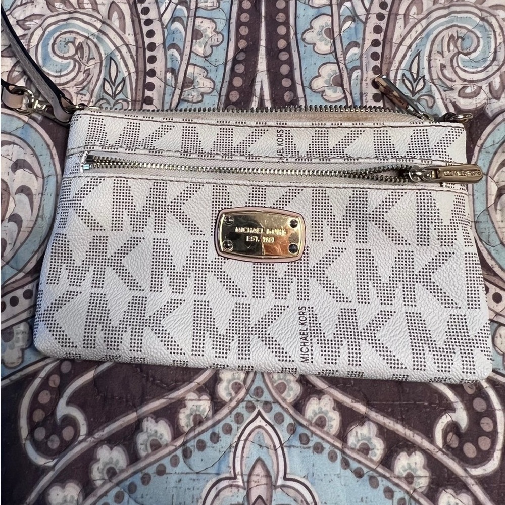 Michael Kors MK logo Wristlet